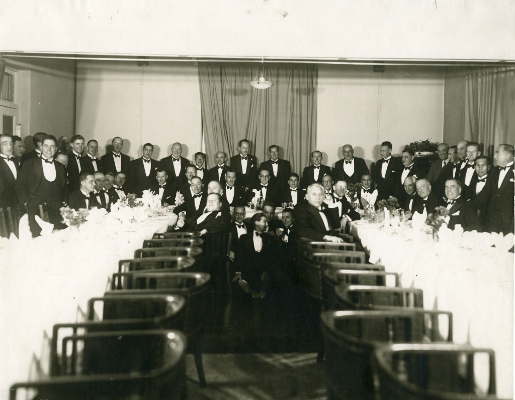 Раут в Английском клубе Дайрена. Во главе стола - консулы США и СССР. 1938г..JPG Раут в Английском клубе Дайрена. Во главе стола - консулы США и СССР. 1938г..JPG